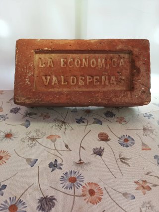 Ladrillo antiguo La Económica Valdepeñas