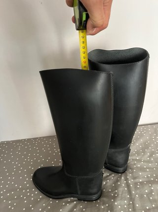 Botas de montar negras + casco nuebo sin estrenar