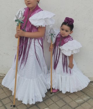 Trajes flamenca niña blancos de tela perforada