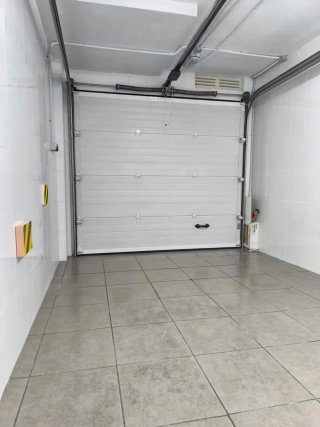 Alquilo garaje cabinado en Benidorm