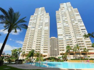 Alquilo garaje cabinado en Benidorm