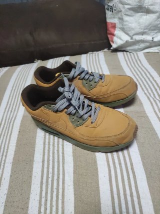 Nike Air Max Marrones y Grises