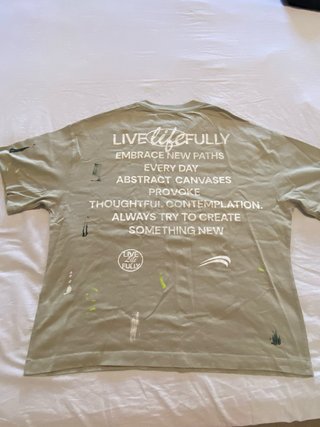 Camiseta Zara verde oliva