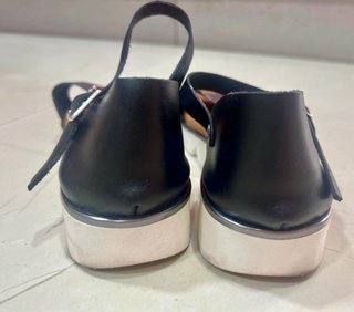Sandalias Marila España Negras y Plateadas
