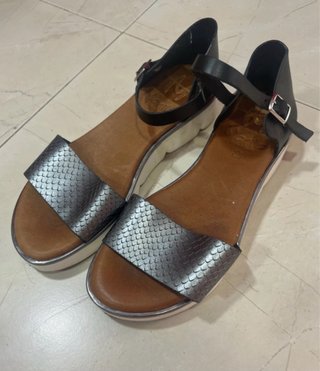 Sandalias Marila España Negras y Plateadas
