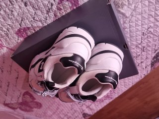 Zapatillas Champion Talla 40 Blancas y Negras