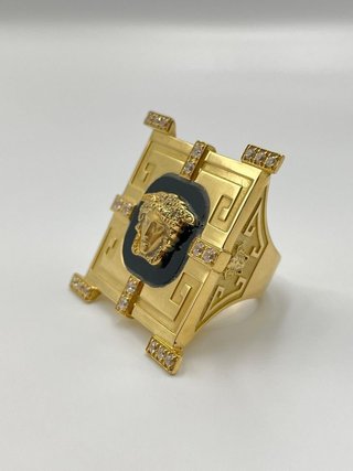 SELLO MEDUSA ONIX Y CORCONITAS. ORO 18K
