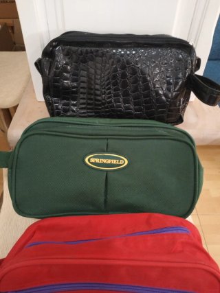 Neceser Springfield Verde y Rojo y una negra