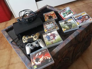 Consola PS3 + 7 Juegos + 2 Mandos
