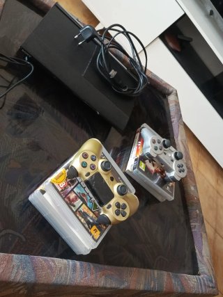 Consola PS3 + 7 Juegos + 2 Mandos