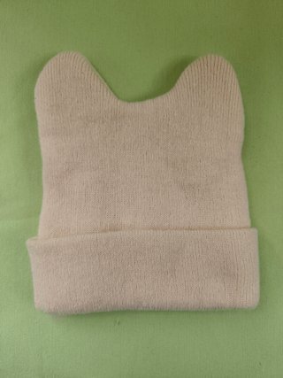 Gorro Rosa con orejas y bordado de carita