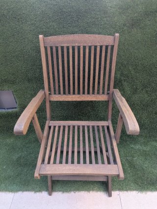 Sillas plegables de madera. (Juego de dos).