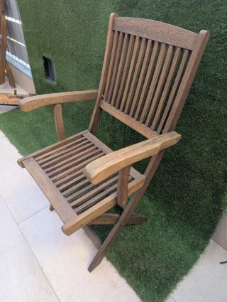 Sillas plegables de madera. (Juego de dos).