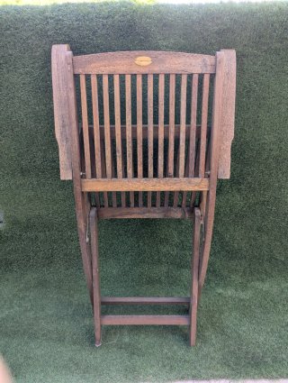 Sillas plegables de madera. (Juego de dos).