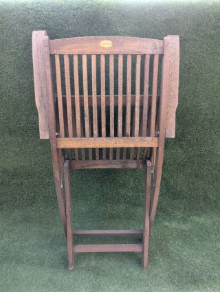 Sillas plegables de madera. (Juego de dos).