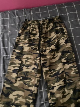 Lote de ropa de adolescente niña.