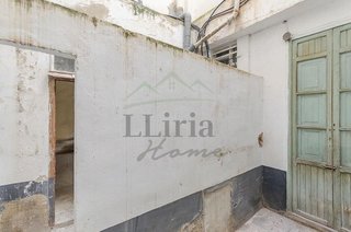 Local comercial en venta en Santa Bárbara en Llíria