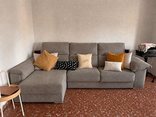 Sofá chaiselongue gris tela
