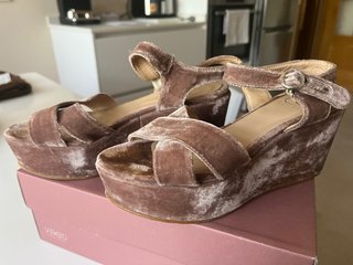 Sandalias Cool the Sage ante rosa