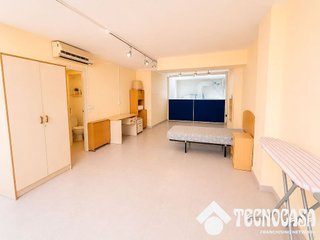 Local comercial en venta en La Nova Esquerra de l'Eixample en Barcelona
