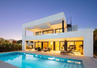 Chalet en alquiler en Los Naranjos - Las Brisas en Marbella