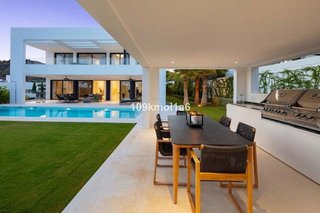 Chalet en alquiler en Los Naranjos - Las Brisas en Marbella