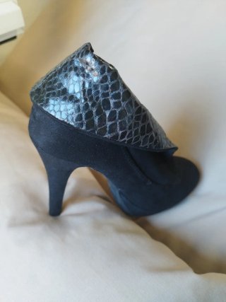 Botines Eve & Odd Negro Piel Serpiente