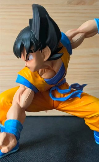 Figura Goku 22 cm