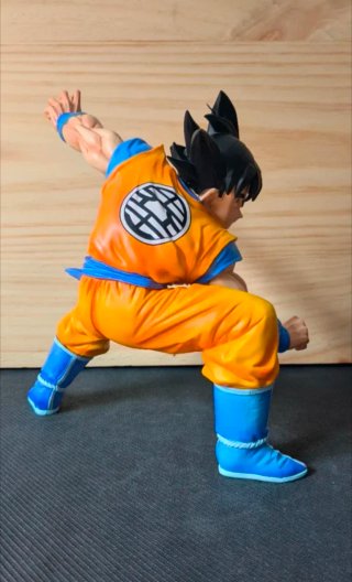 Figura Goku 22 cm