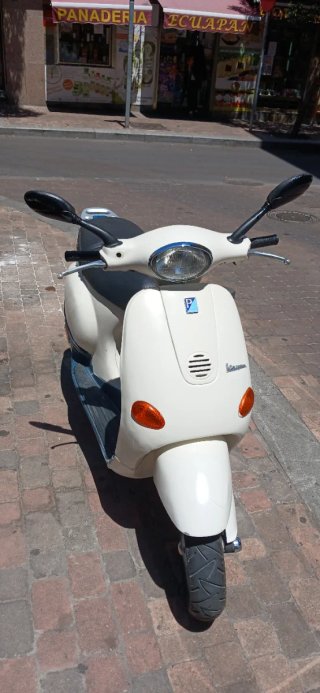 Piaggio vespa ET2 50cc Scooter