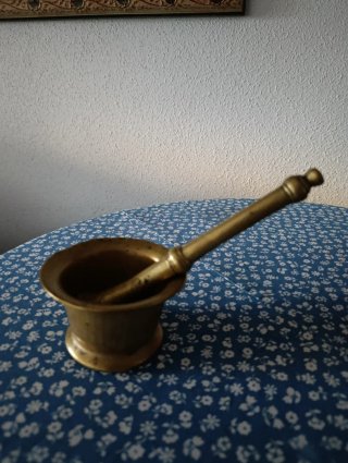 Almirez antiguo de bronce