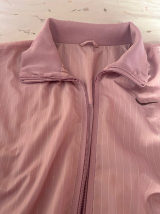 Sudadera Nike rosa pálido con rayas