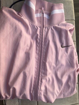 Sudadera Nike rosa pálido con rayas