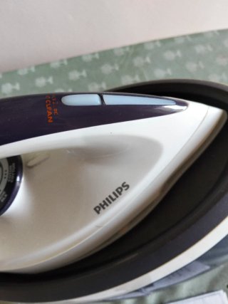 Ferro da stiro con caldaia Philips HI5900