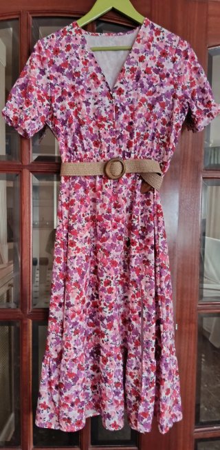 Vestido largo estampado floral.no incluye cinturon