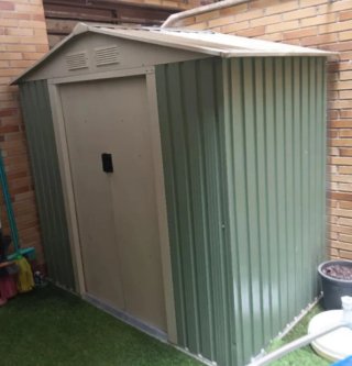 Casetta da giardino in metallo/plastica