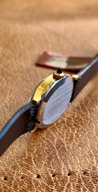 Reloj Bassel Paris Mecánico Dorado