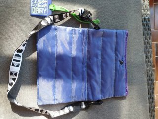 Bandolera azul y morada