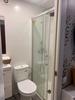 Local comercial en venta en Les Planes en Hospitalet de Llobregat, L´