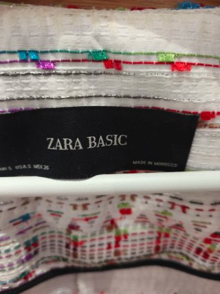 Chaqueta blanca con bordados