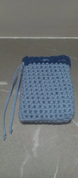 Porta Kindle uncinetto fettuccia e pelosino