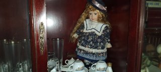 Muñeca de porcelana antigua