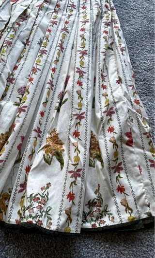Falda midi floral Zara