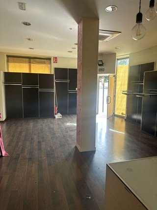 Local comercial en venta en Flores de Sil - La Placa en Ponferrada