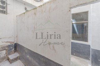 Local comercial en venta en Santa Bárbara en Llíria