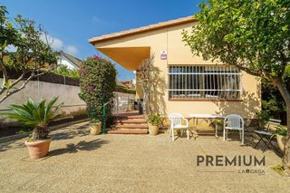 Chalet en venta en Can Bou en Castelldefels