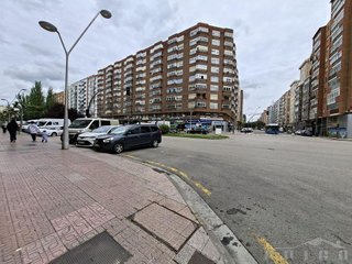 Local comercial en venta en Gamonal en Burgos