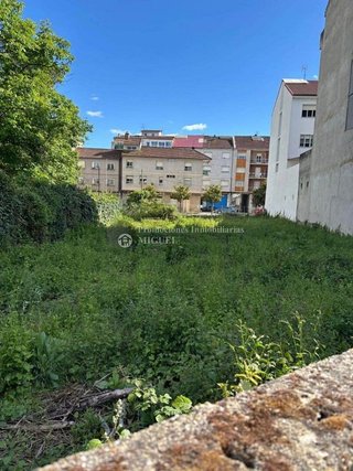 Terreno en venta en Verín
