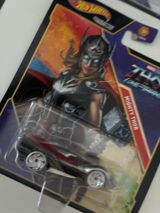 7 Hot Wheels Marvel