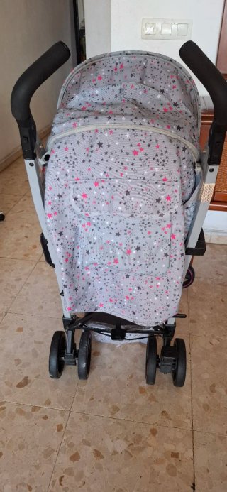 Carrito de bebé con estrellas